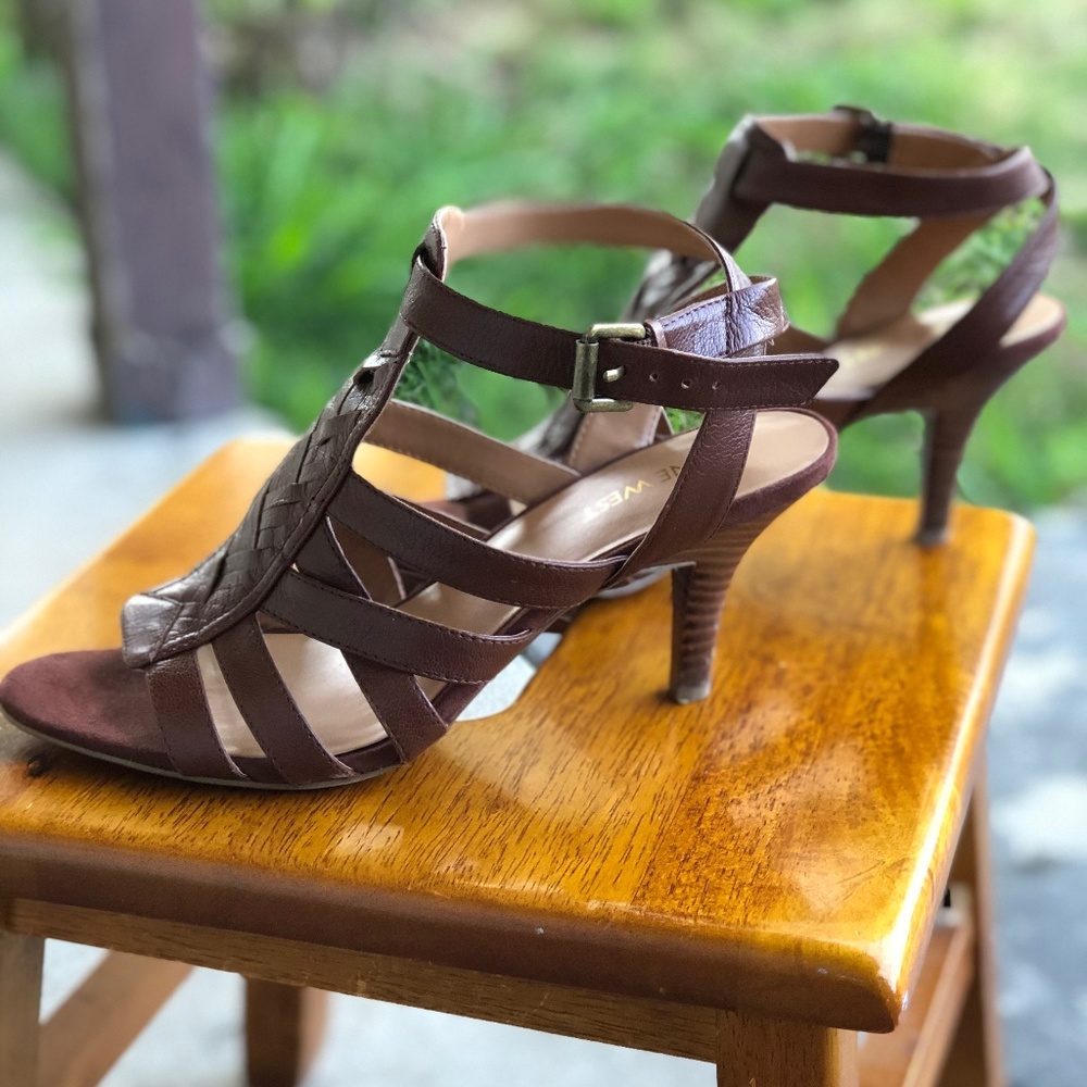 Nine West Brown woven/braid 3" short Heels